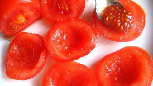 закуска в русском стиле с маком в центре