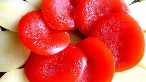 закуска в русском стиле с маком в центре