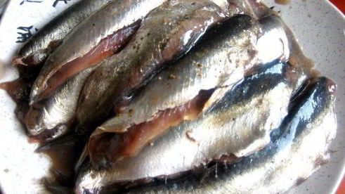 закуска в русском стиле с маком в центре