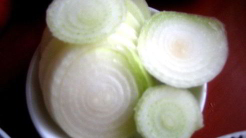 закуска в русском стиле с маком в центре