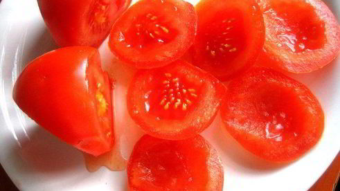 закуска в русском стиле с маком в центре