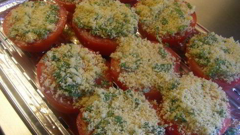 запеченные помидоры с ароматной посыпкой