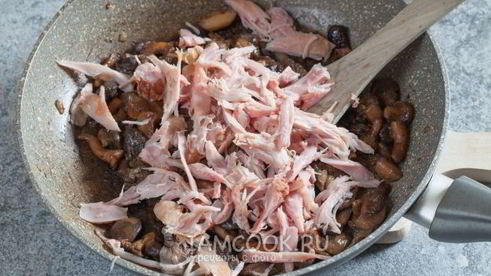 жульен с курицей, грибами и сметаной