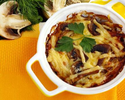 Жюльен из шампиньонов с сыром